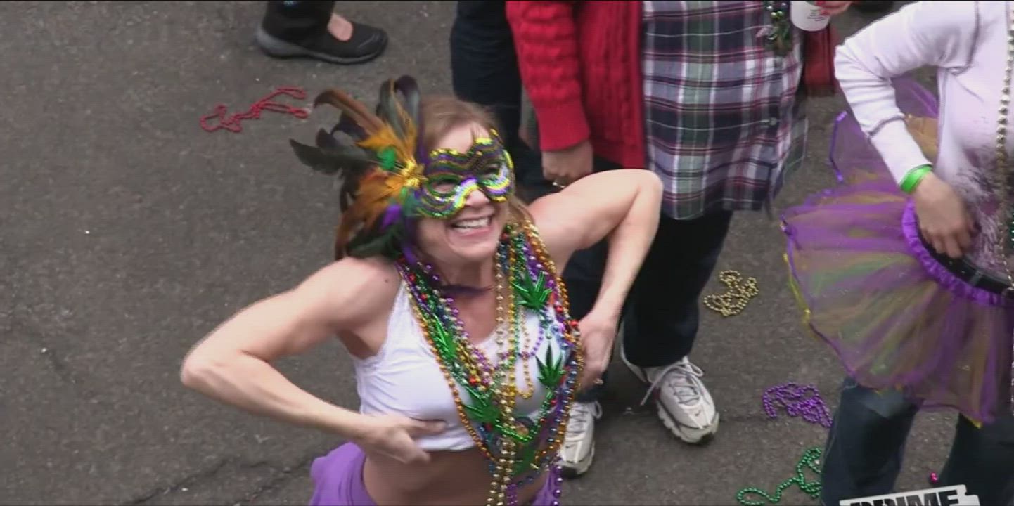 Flashing Mardi Gras Public gif