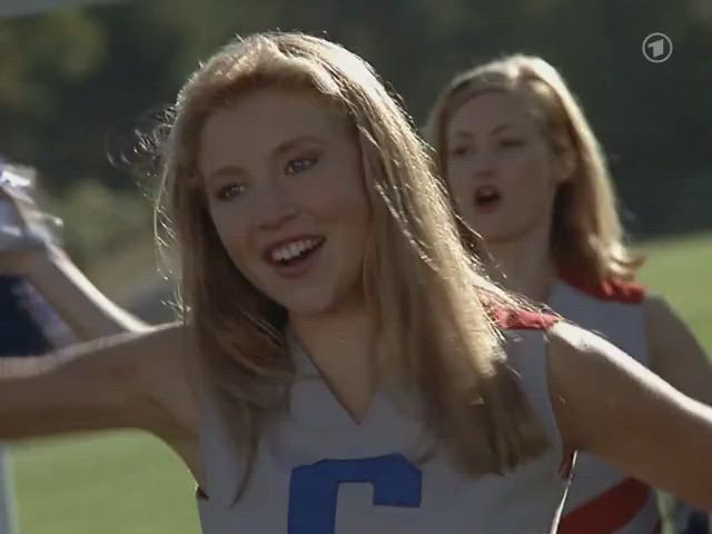 Sarah Chalke, cheerleader