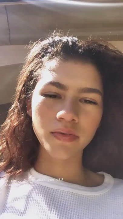 Celebrity Cute Zendaya gif