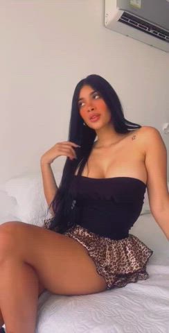 boobs booty latina gif