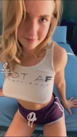 Amateur blonde's with big tits gets big dick😜
