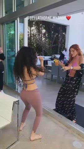 Bella Thorne gif