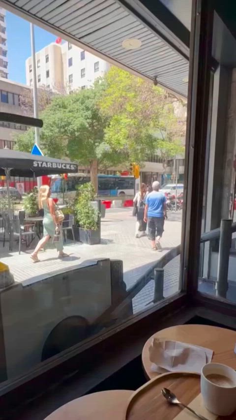 Enjoying my coffee & letting others enjoy the view. [gif]