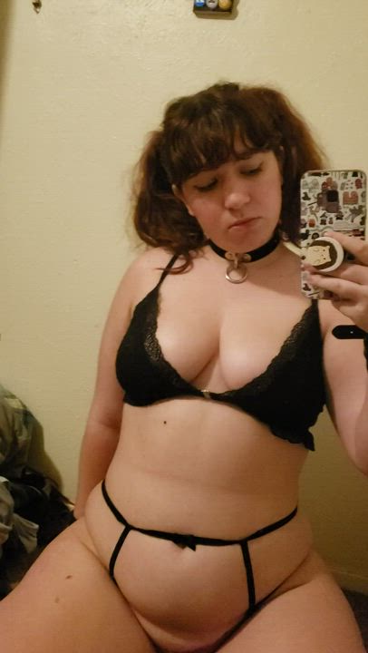 22f braindead slut begging to be skullfucked