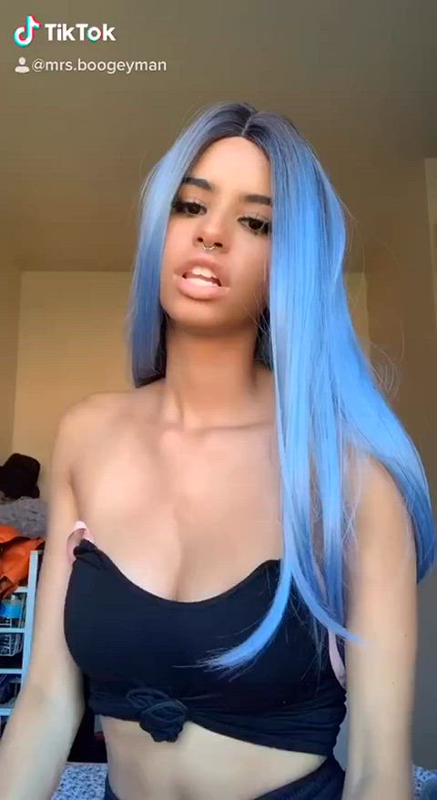 amateur big tits exposed selfie teen tiktok tits gif