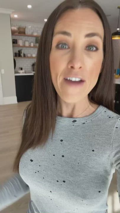 IG story - Tight jumper with slight pokies