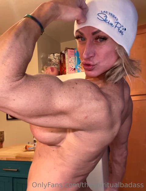 bodybuilder muscles muscular girl muscular milf gif