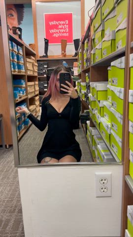 Taking my tits completely out to walk around the store 😏 [gif]