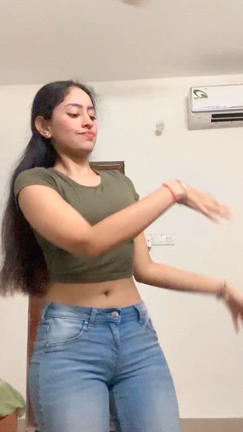 Ronita Chakraborty's hot navel jiggle