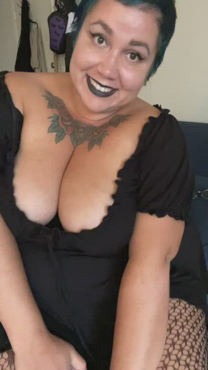 BBW MILF SSBBW Short Hair gif