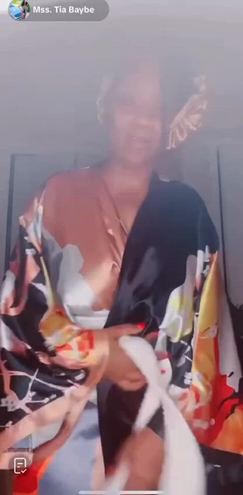 big nipples big tits black ebony nipslip robe tits gif