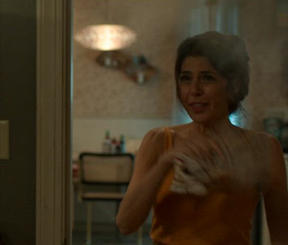 celebrity female marisa tomei gif