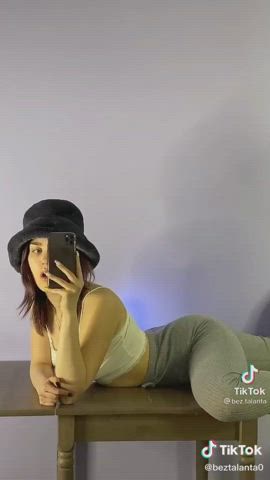 ass big ass grinding jiggling tiktok twerking white girl gif