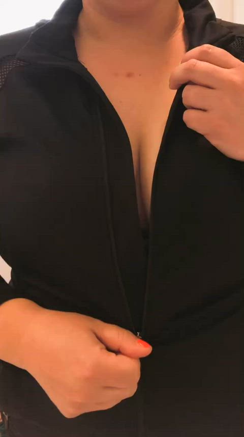 amateur big tits milf natural tits tits boobs gif