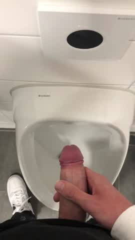 M/22 cum in public restroom