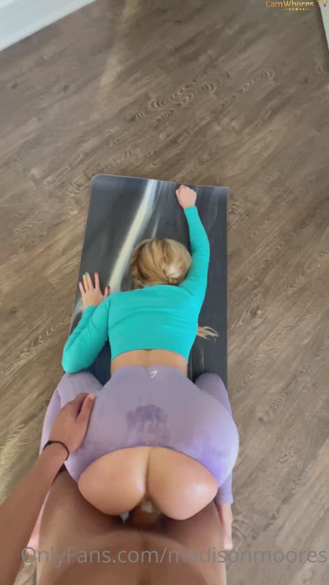 amateur big tits yoga pants gif