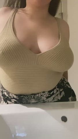 brunette solo thick tits curvy gif