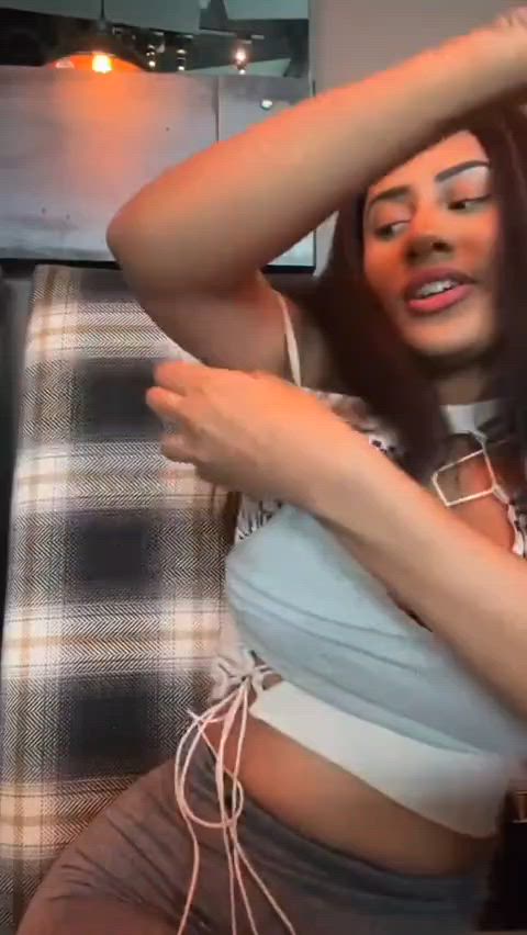 Big Tits Nipslip