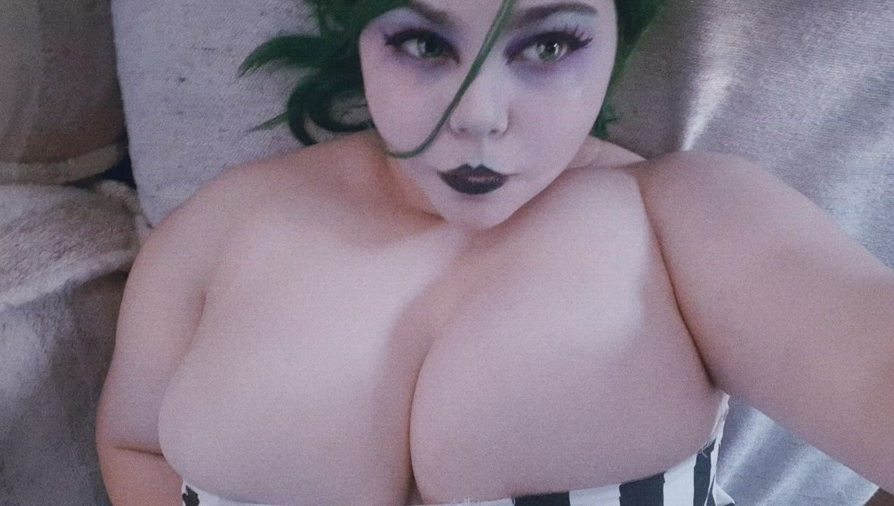 20 Years Old Big Tits Boobs Halloween Teen gif