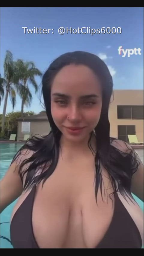 accidental big tits bikini boobs busty huge tits nsfw nipslip tiktok tits amateur-girls