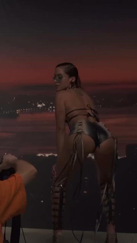 anitta ass big ass big tits brazilian celebrity dancing exhibitionism sexy gif