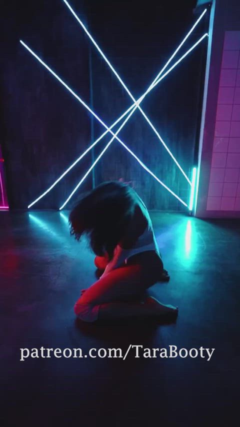 Laser booty twerk