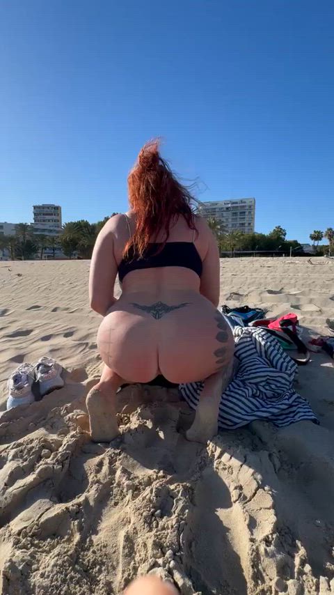 big ass big tits long legs milf mom natural tits onlyfans redhead tall gif