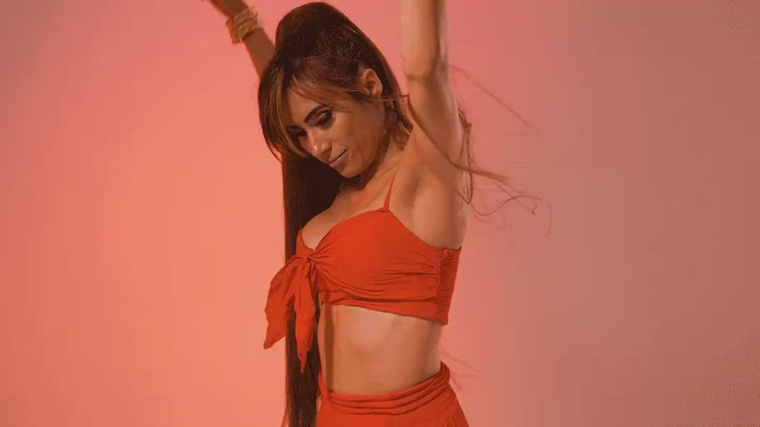 dancing hottie latina gif