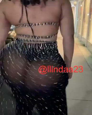 Beautiful Bubble Booty Walking