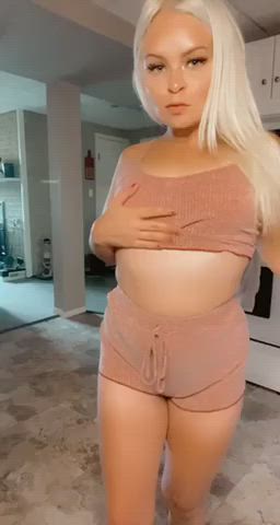 Amateur Babe Blonde gif