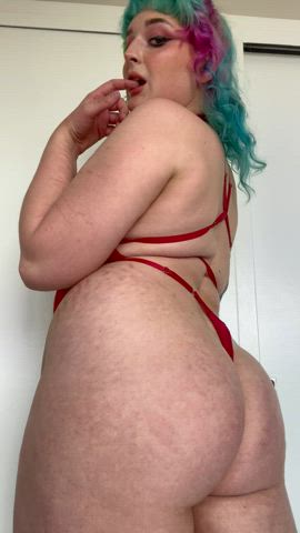 Breed my big pale ass, daddy 🥺