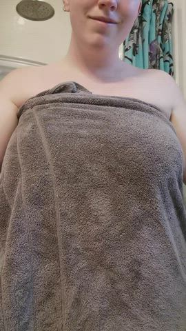 big tits boobs curvy pawg towel gif
