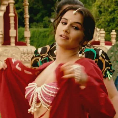 Vidya Balans horny and sexy Slo-mo from Dirty picture