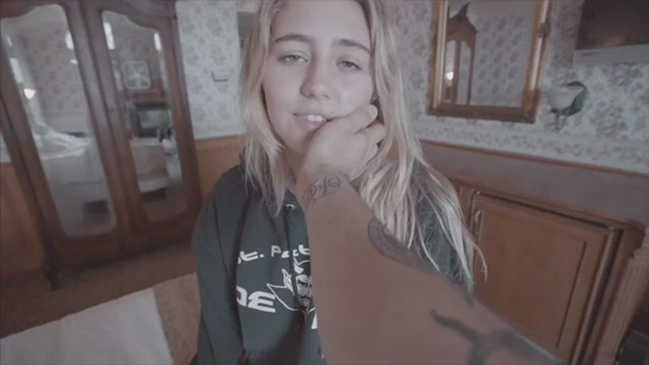 Amateur Lia Marie Johnson Lips gif