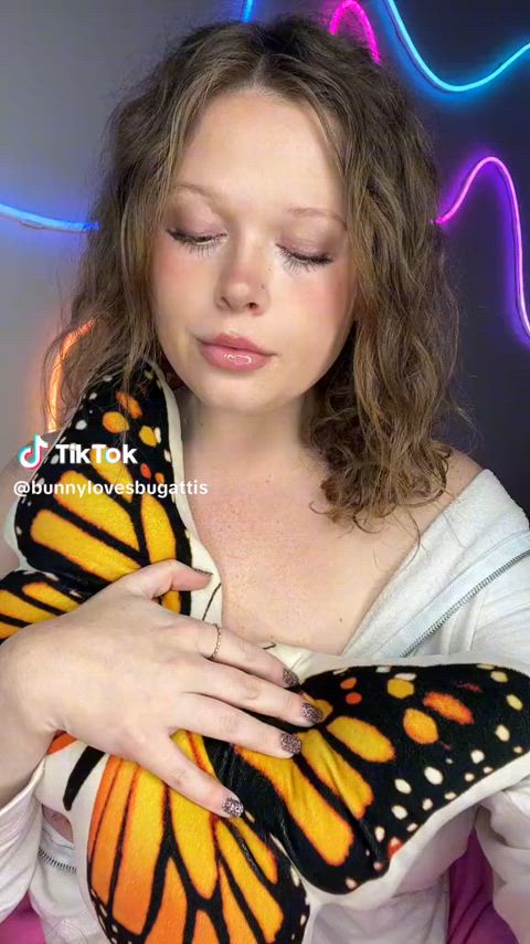 Bunny - More Tiktok flash videos on my TT likes (juanmomo45)