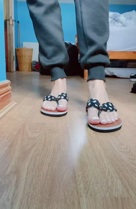 feet feet fetish foot foot fetish sandals shoe shoes toes gif