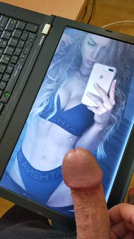 Anllela sagra cum tribute