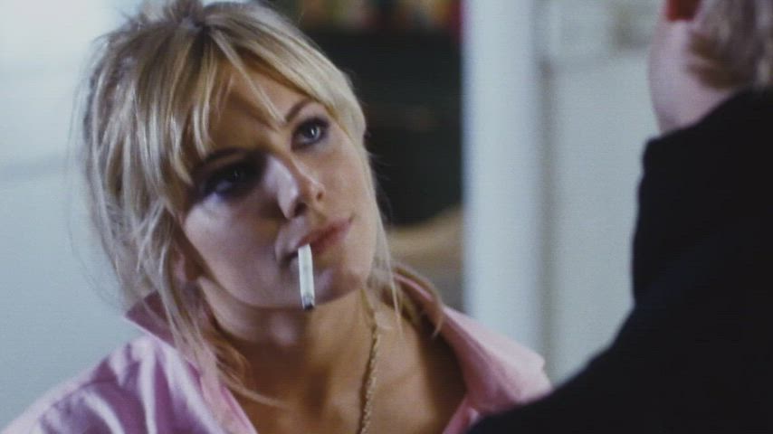 [Topless] Sienna Miller in 'Alfie' (2004) (21 years old)