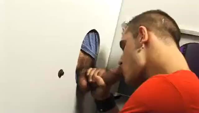 gloryhole-suckfest-FLUPORN(0)