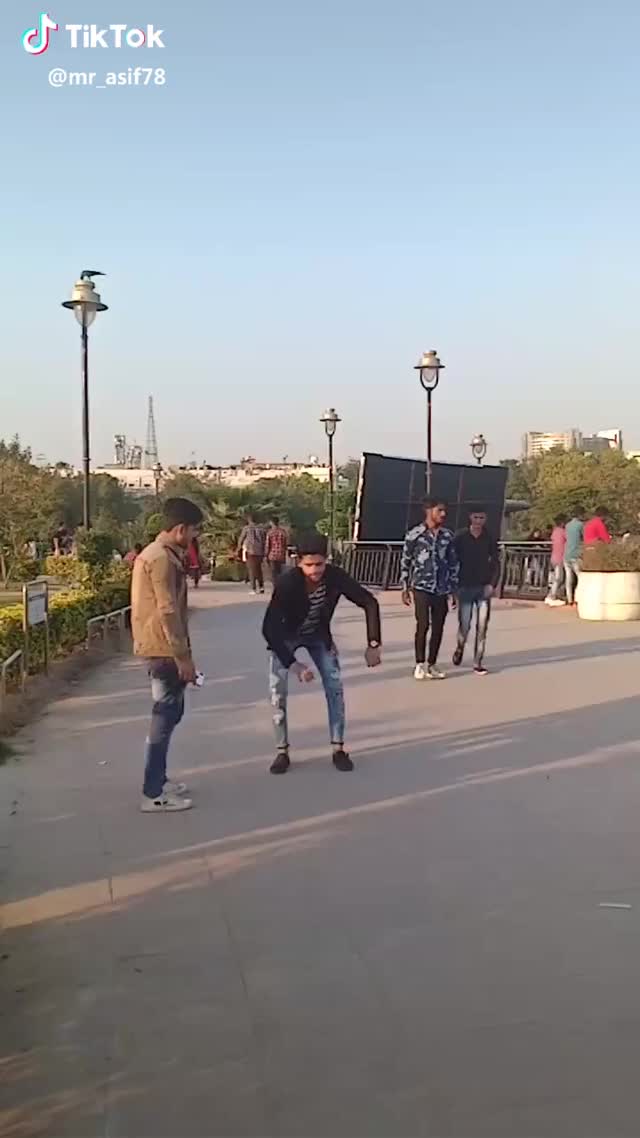 Battle?? #bboying #featureme #slowmo #trending #foryou #tiktokindia #teamerdude@mr_faisu_07@hasnaink07