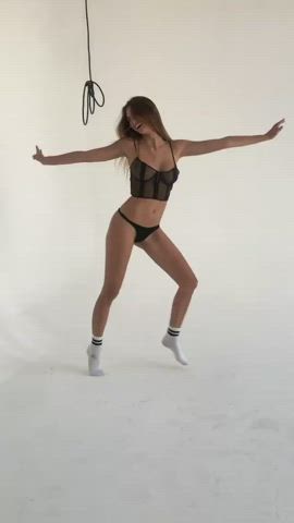 body legs model gif