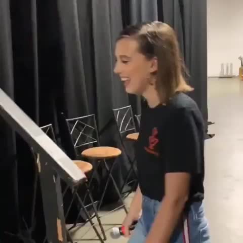 9 millie bobby brown - social media - 2019-05 - meet n greet