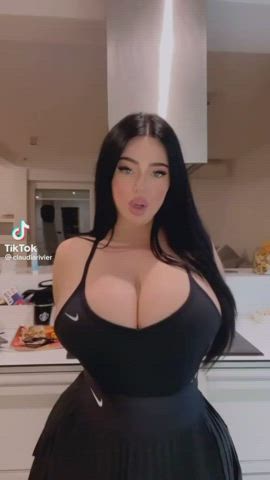 Busty Cleavage Huge Tits gif