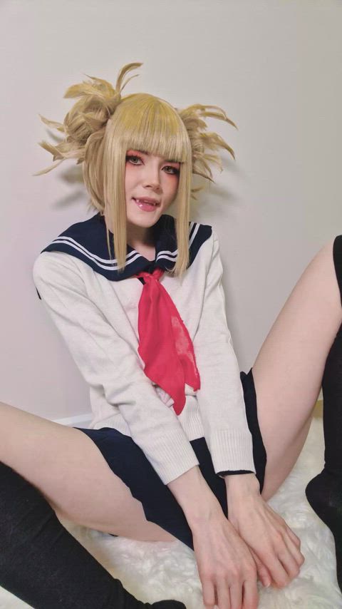 Predator Himiko Toga is in search of prey, but no one minds if the prey comes to