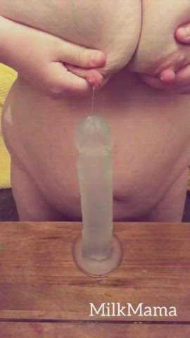 Lactating dildo fuck ?