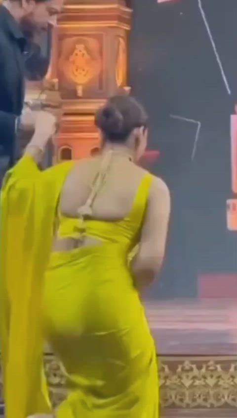 ass bollywood celebrity desi indian public saree tease thick walking gif