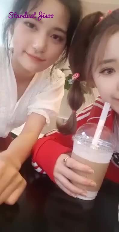 180721 Busters IG Live - Jisoo x Minji (1)