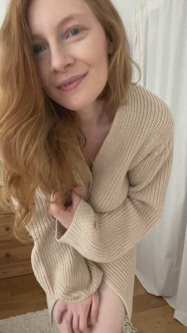 Your homebody girlfriend - busty redhead edition!