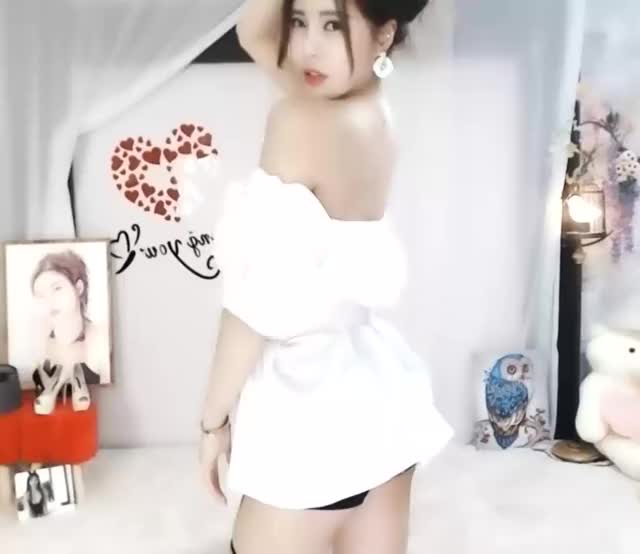 Sexy Arisha Chair Dance