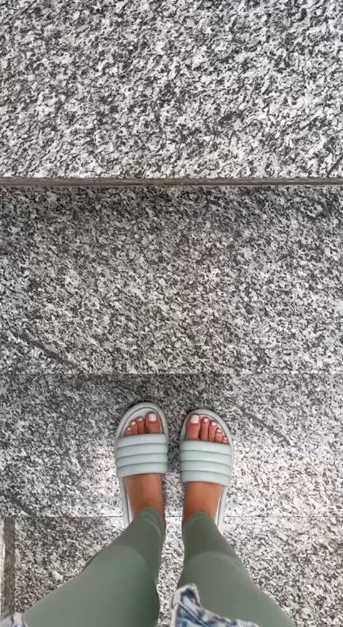 cum on feet dirty feet feet feet fetish feet licking feet sucking toes gif